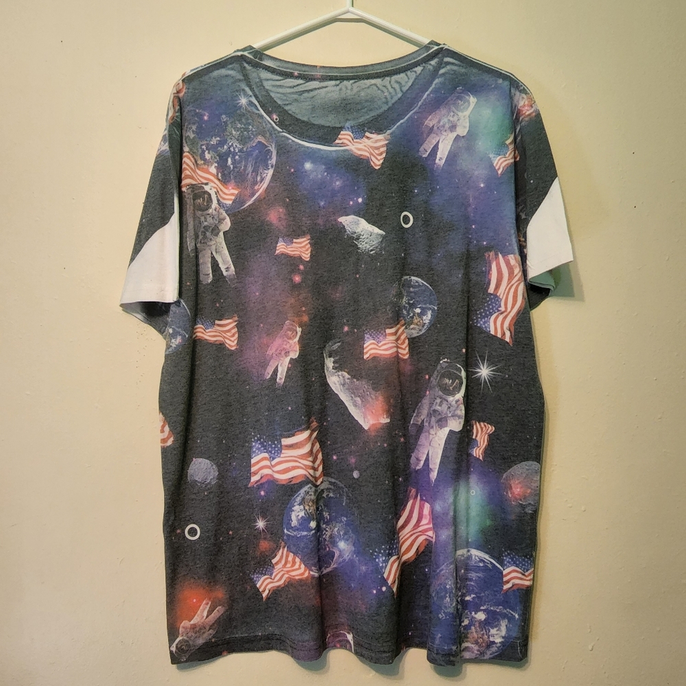 Space graphic t shirt